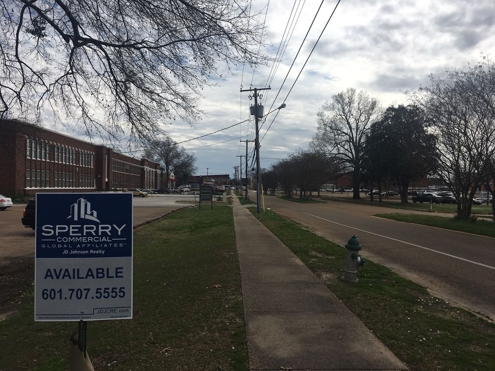 OPPORTUNITY ZONE PROPERTY - 10,975+/- SF Office Building near County Courthouse: 3390 N Liberty St, Canton, MS 39046